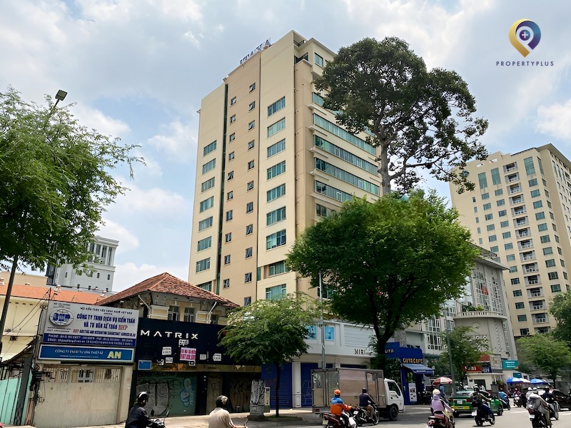 Itaxa House Building